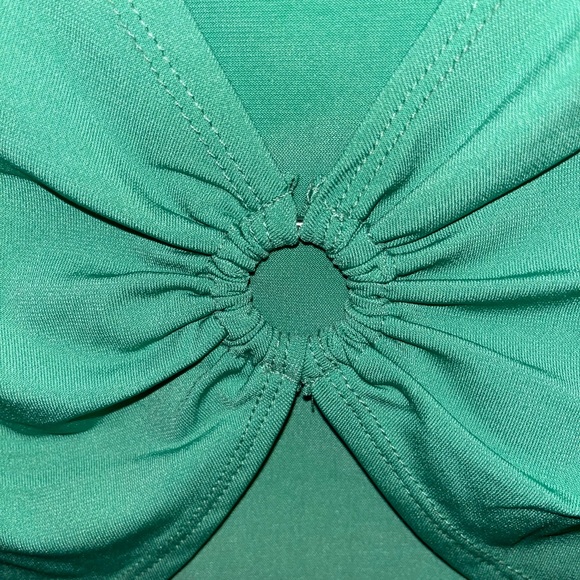 Wetseal Green Crop - Picture 2 of 3